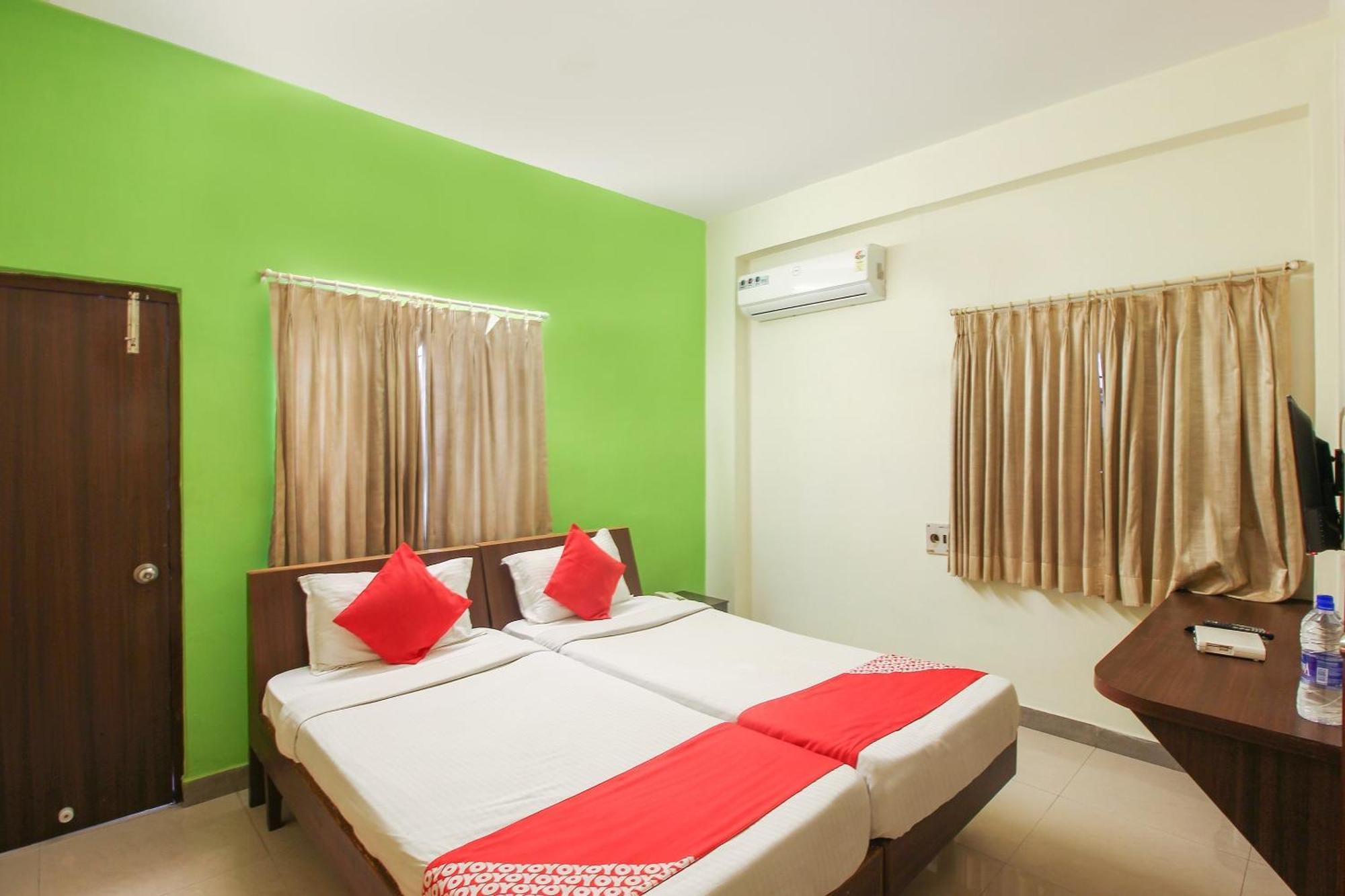 Super Collection O Begumpet Formerly Alpine Glow Sunrise Hyderabad Bagian luar foto
