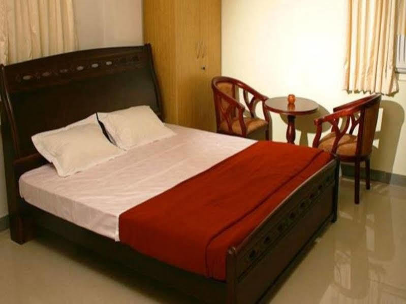 Super Collection O Begumpet Formerly Alpine Glow Sunrise Hyderabad Bagian luar foto